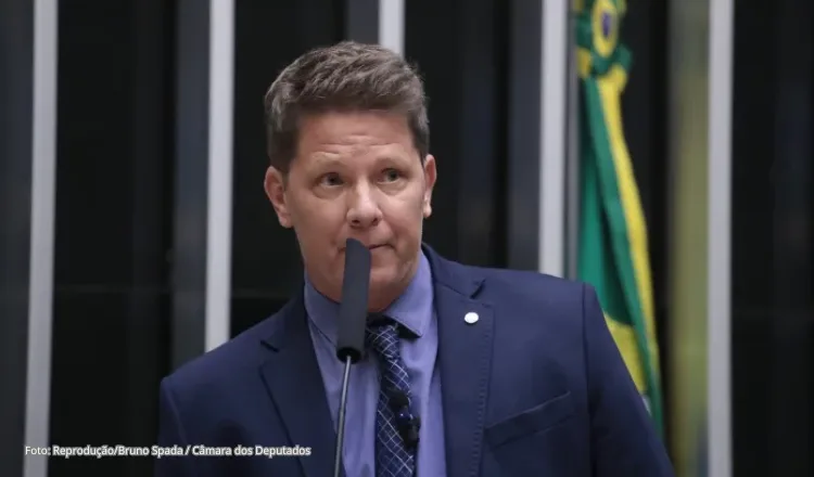Operação sobre filme de Bolsonaro mira desvio de emendas no Ceará, diz PF