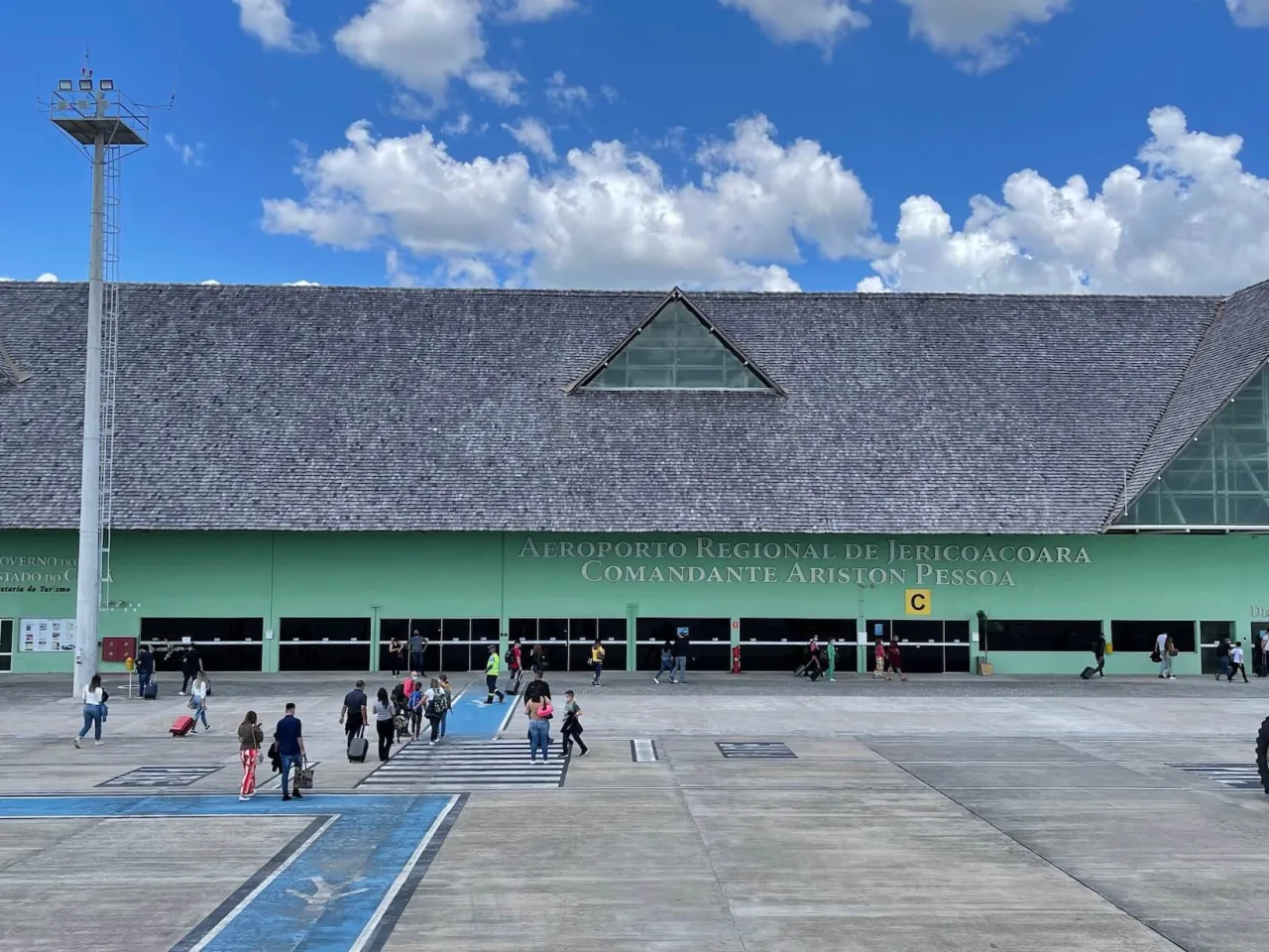 Fachada do Aeroporto Regional de Jericoacoara.