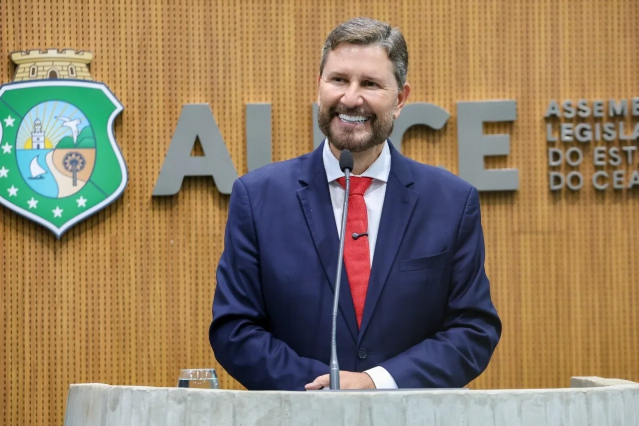 Fachada da sede da Assembleia Legislativa do Ceará.