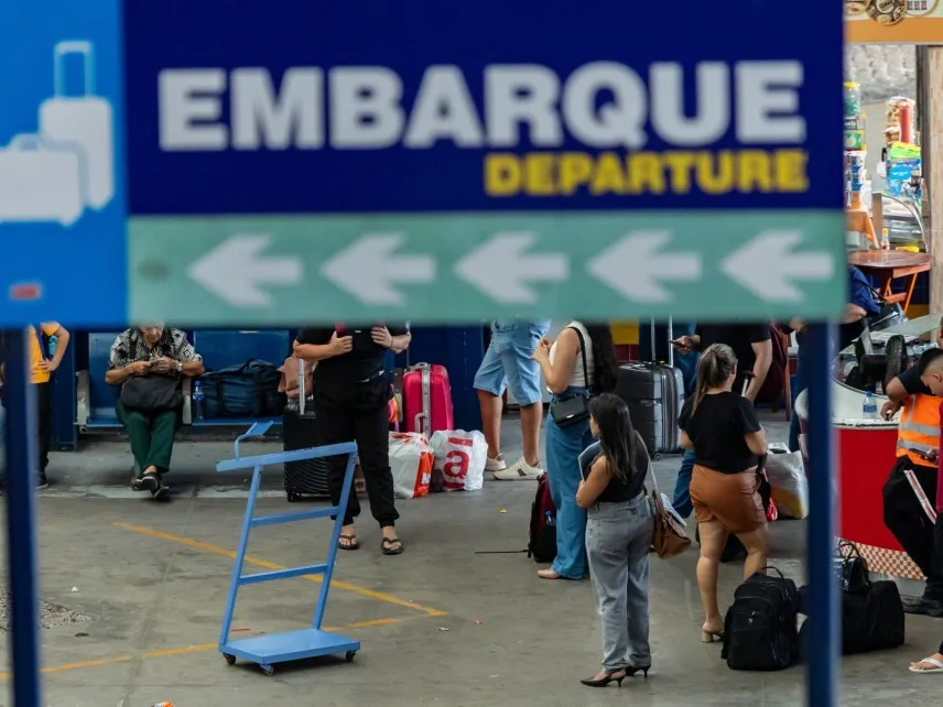 Movimentação de passageiros em rodoviária do Ceará durante período eleitoral.