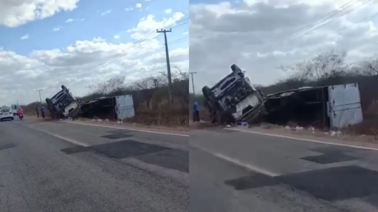Caminhões envolvidos em colisão na CE-138 em Morada Nova.