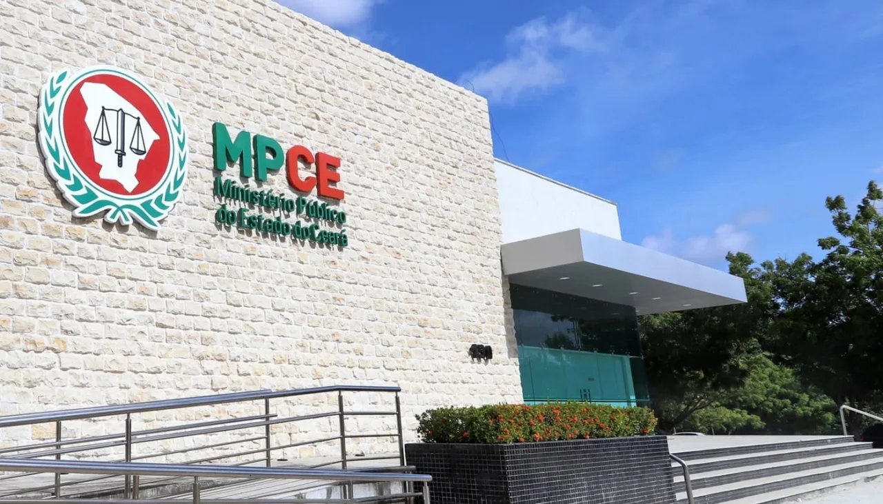 Estudantes participando do concurso de vídeos do MPCE