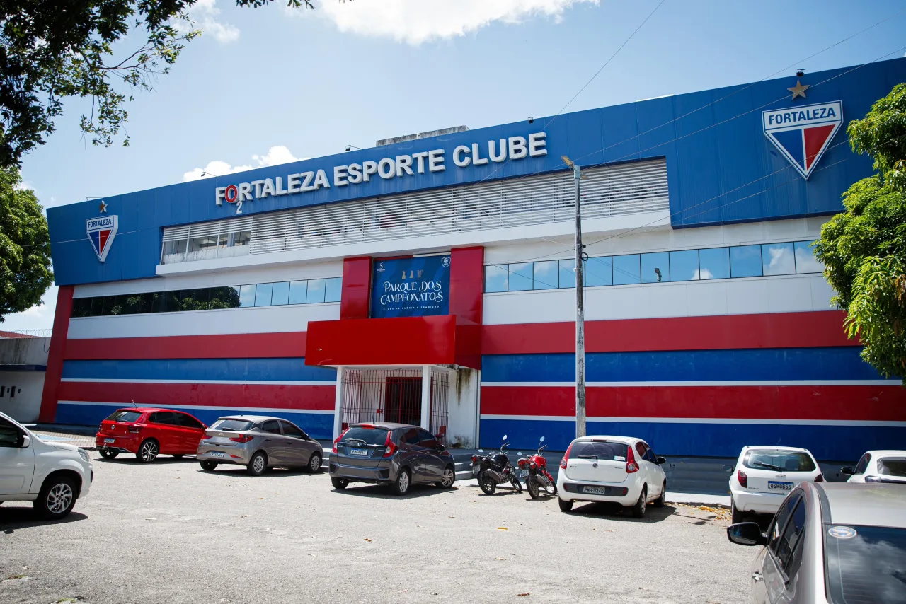 O jogador Pierre em ação durante partida oficial do Fortaleza
