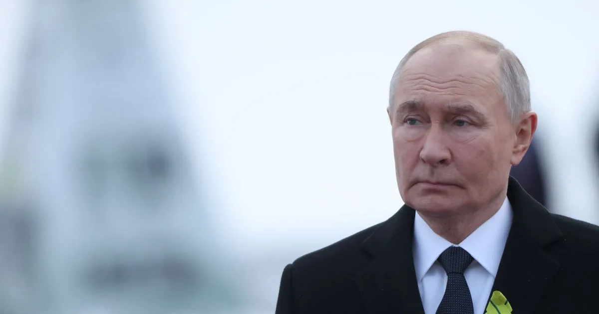 Autoridades russas em conferência de imprensa sobre o conflito na Ucrânia.