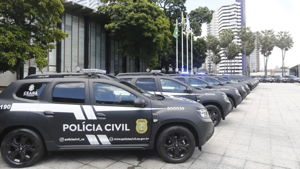 Mulher suspeita de aplicar golpe na venda de passagens aéreas é presa em Fortaleza
