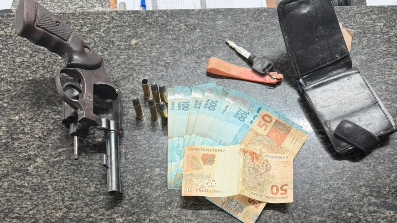 Equipamentos apreendidos pela Polícia Militar do Ceará após confronto em Limoeiro do Norte.