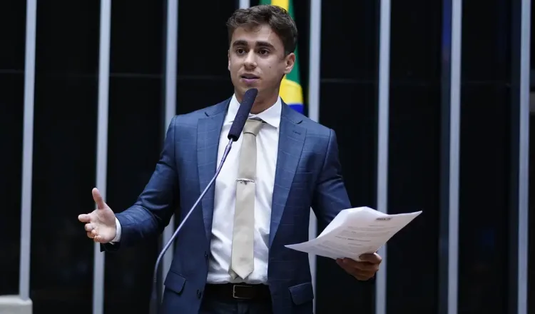 TSE manda Nikolas retirar postagem com desinformação sobre Lula