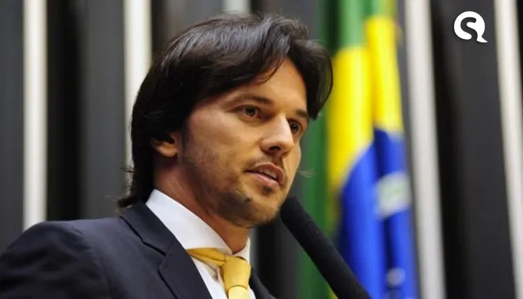 Bolsonaro recria Ministério das Comunicações e presenteia genro de Silvio Santos
