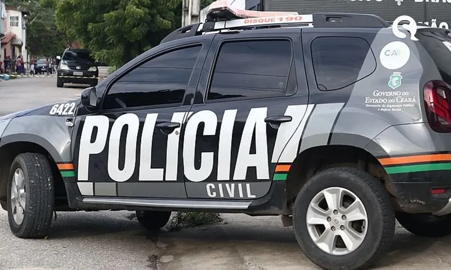 Mulher é morta a tiros na calçada de casa em Varjota