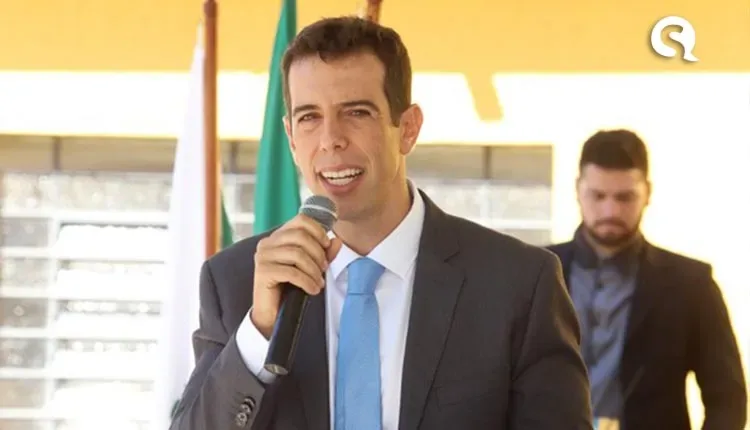 Renato Feder pode ser confirmado ainda nesta sexta como novo ministro da Educação