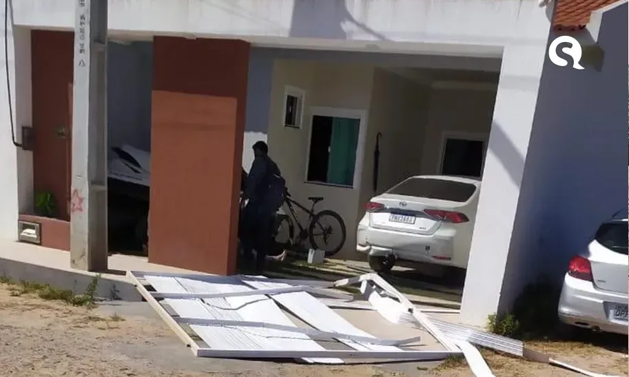 Mulher invade casa e atropela amante do marido e irmã após discussão no Ceará