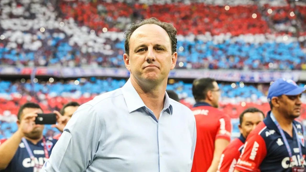 Após deixar o Fortaleza, Rogério Ceni chega ao RJ para assinar com o Flamengo