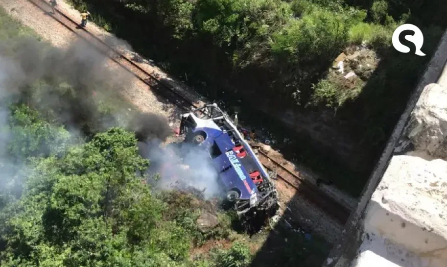 Ônibus cai de viaduto na BR-381, em João Monlevade; PRF fala em ‘várias vítimas’
