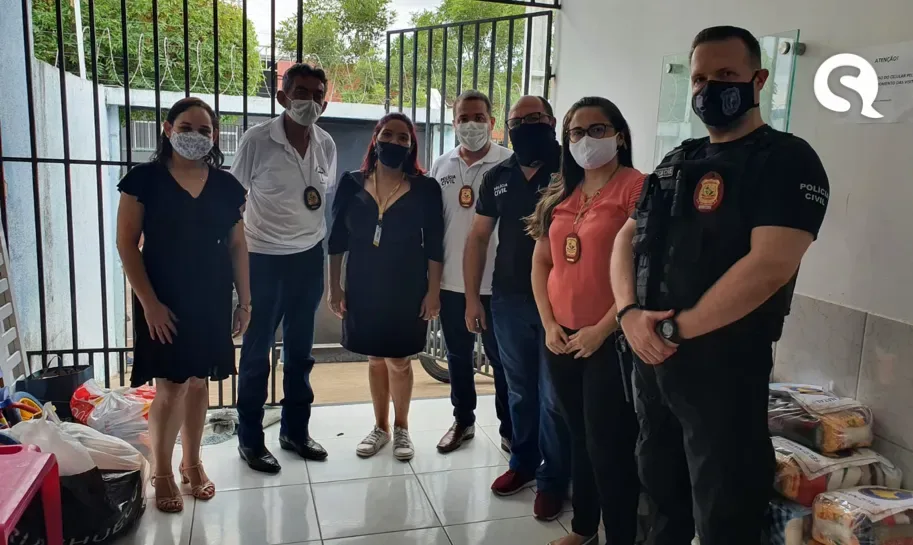 Polícia Civil do Ceará e ADEPOL fazem doação de cestas básicas em Sobral