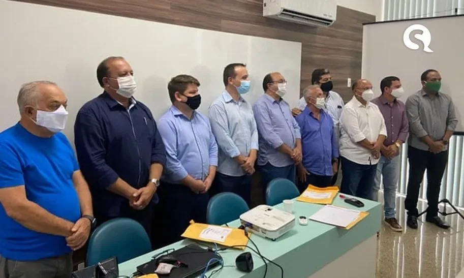 Juíza eleitoral determina a cassação do prefeito e vice de Croatá-CE
