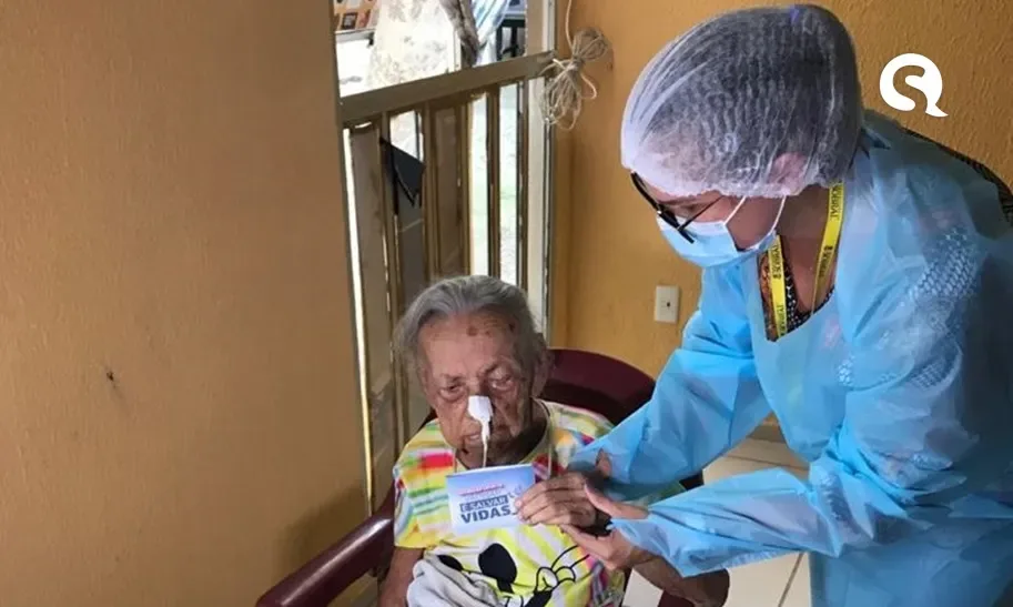 Sobral inicia vacinação contra Covid-19 em idosos com mais de 95 anos de idade