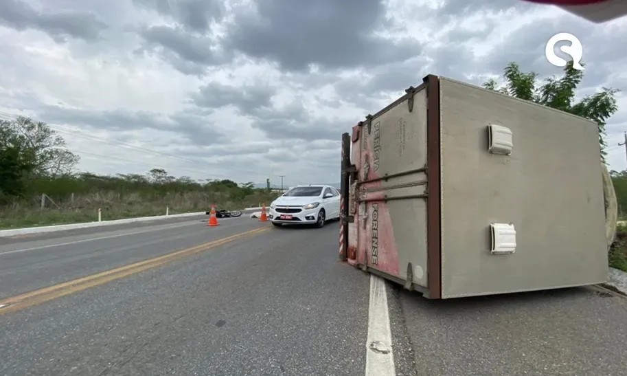 Urgente | Acidente com vítima fatal envolvendo o carro do IML de Sobral
