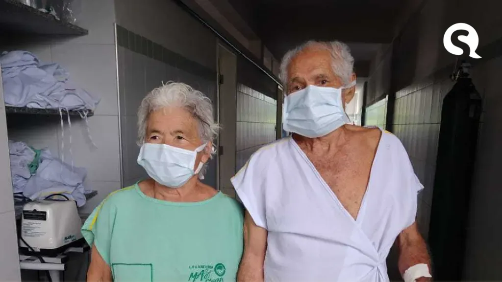 CORONAVÍRUS | Casal de idosos recebe alta hospitalar após 13 dias internados no Hospital Dr Estevam