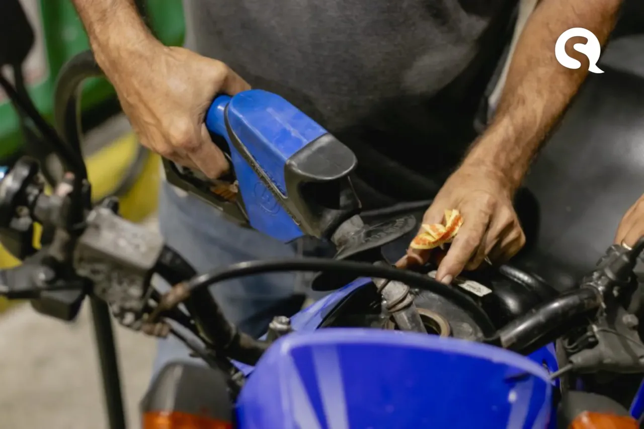 Gasolina sobe de novo e já flerta com marca de R$ 6 no Ceará; veja preços