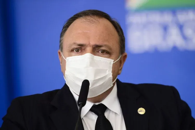 Pazuello pede afastamento do cargo e alega problemas de saúde