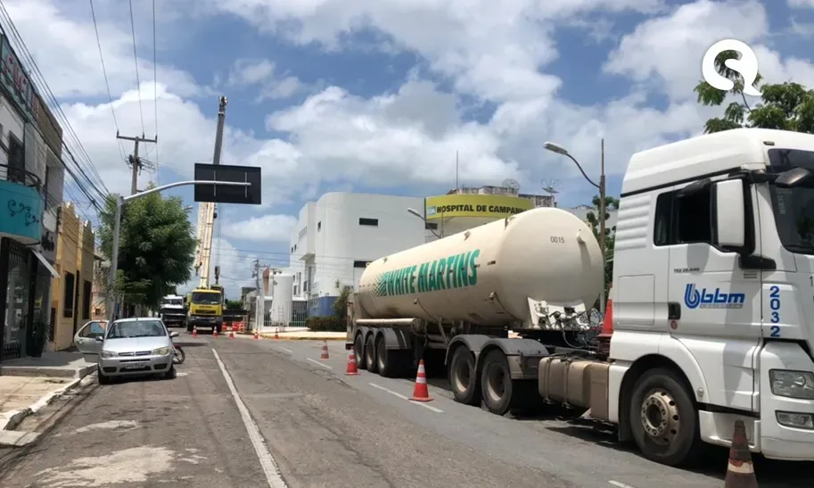 Hospital de Campanha de Sobral realiza troca de tanque de oxigênio devido grande consumo