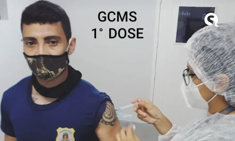 Guardas Municipais recebem a primeira dose da vacina contra a Covid-19