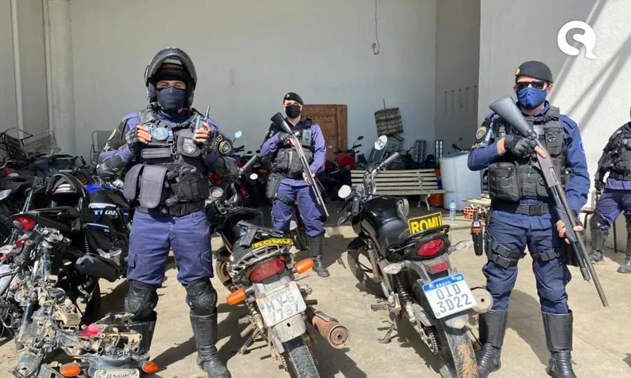 ROMU de Sobral realiza prisão de bandidos que usavam farda da Grendene; recupera motos roubadas e uma pistola