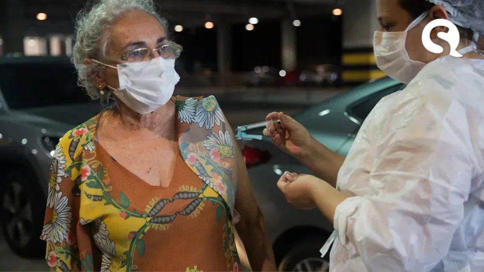 Quase 15 mil idosos não se vacinaram nem com a primeira dose contra a Covid-19 no Ceará