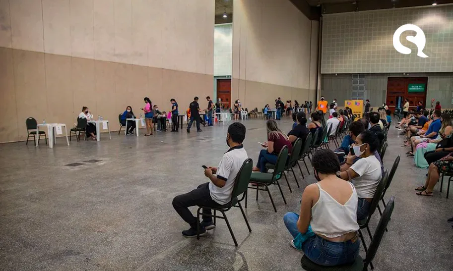 Fortaleza poderia zerar fila da vacina em duas semanas se distribuição fosse regular, diz secretária