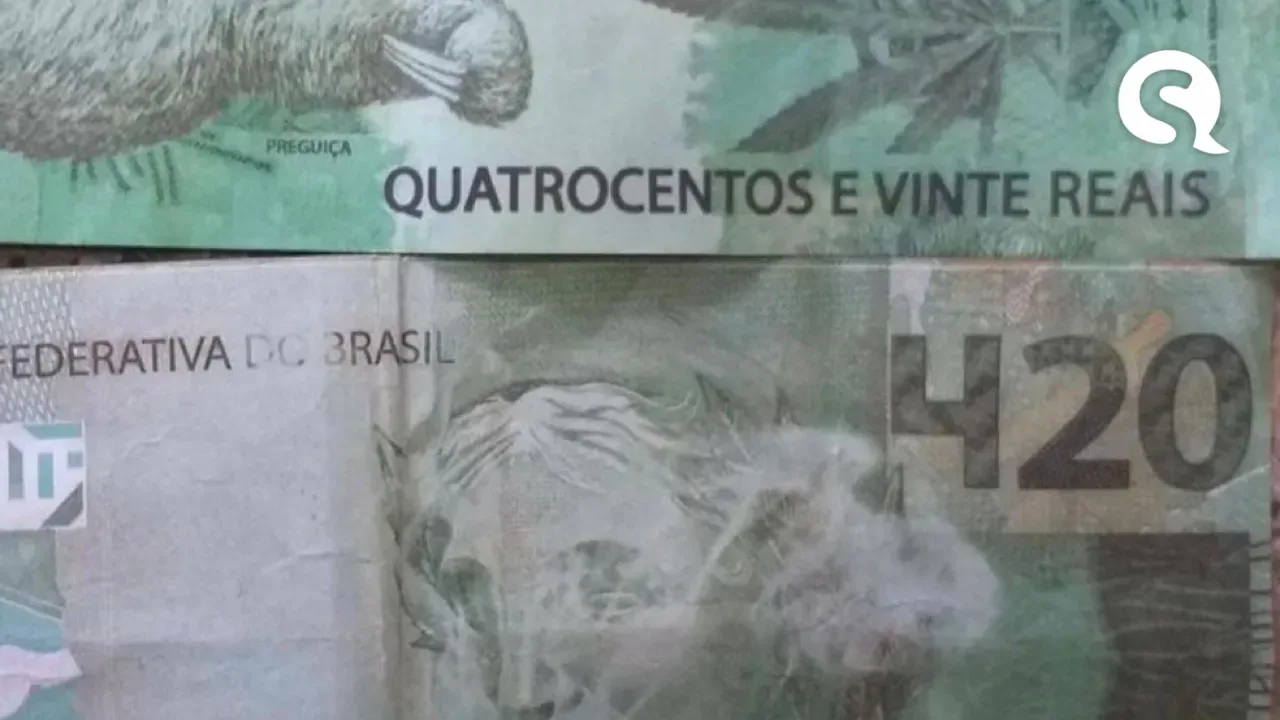 Idoso recebe pagamento com nota falsa de R$ 420 de golpista, em Minas Gerais