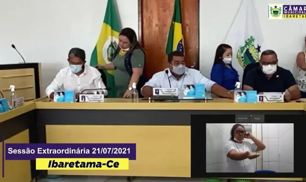 Vereadora cearense toma posse de dentro do presídio