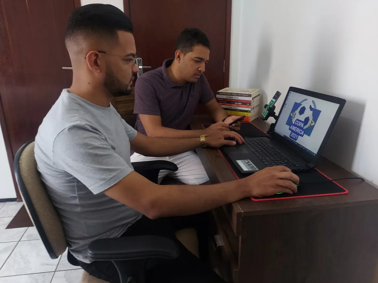 Irmãos cearenses de Ocara criam aplicativo para Copa América que já tem 20 mil downloads