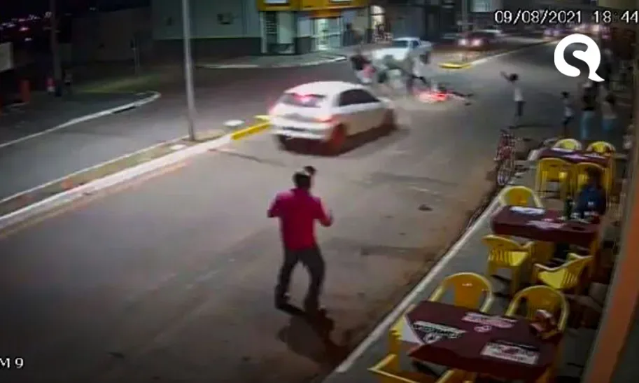 Ciclista é atropelado duas vezes em menos de dois minutos no Mato Grosso