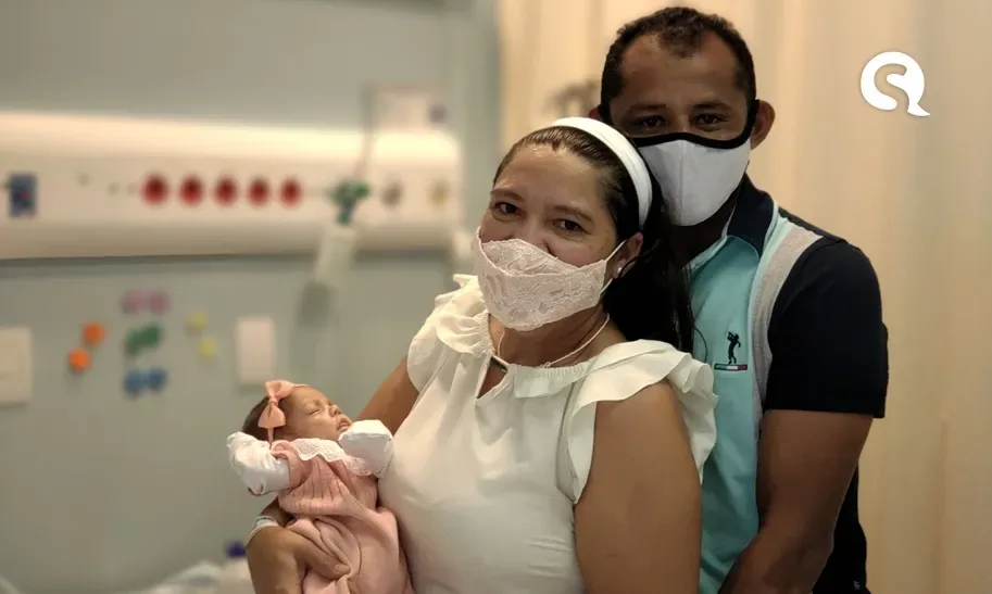Bebê prematura nascida com 620g no HRN recebe alta após três meses de internação