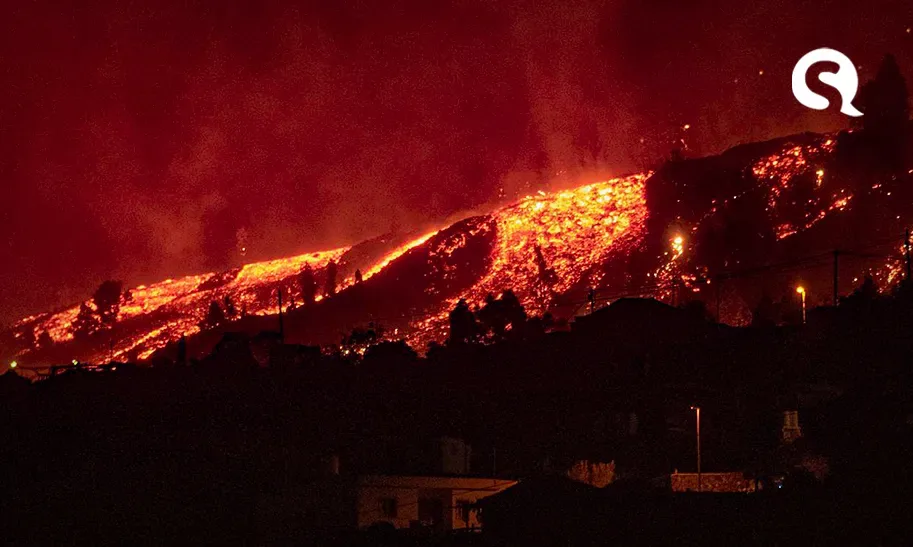 Rio de lava do vulcão Cumbre Vieja destrói várias casas nas Canárias