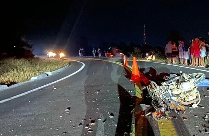 Homem morre em acidente entre caminhão e motocicleta na CE 178 em Santana do Acaraú