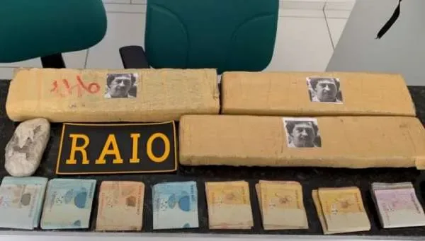Mais de 7 Mil reais e 3 Kg de maconha são apreendidos pela policia  no município de Sobral