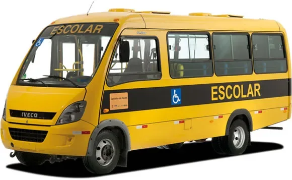 “Estava assustado demais e transpirando muito”, diz frentista que encontrou criança esquecida em ônibus escolar de Acaraú