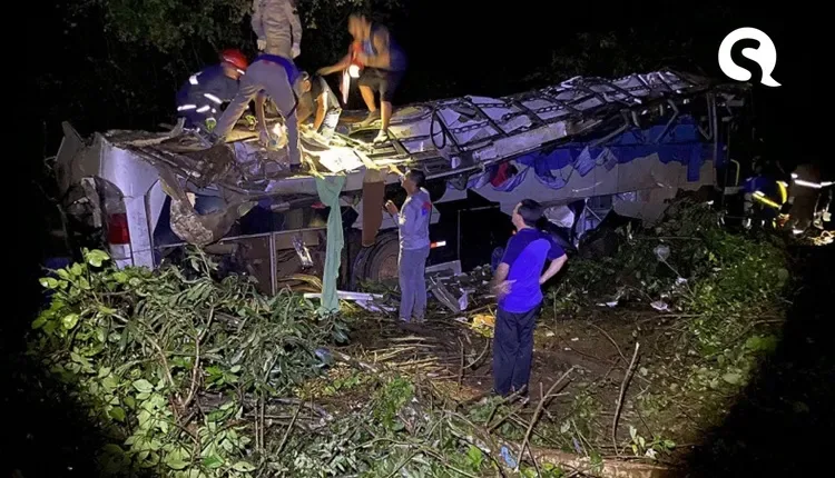 Tragédia de ônibus no Paraná deixa 10 mortos e 21 feridos