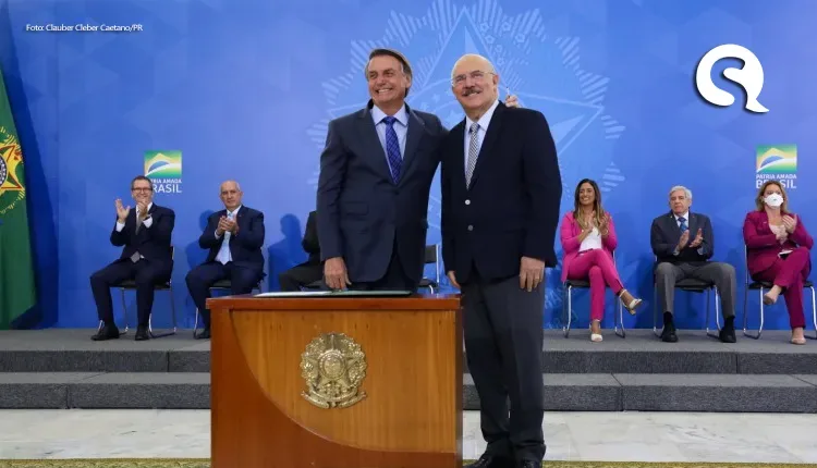 Bolsonaro diz que Milton Ribeiro foi “preso injustamente”
