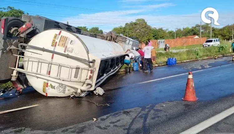 Homem não aceitava fim de relacionamento, mata a companheira e, em seguida, atira o carro contra caminhão