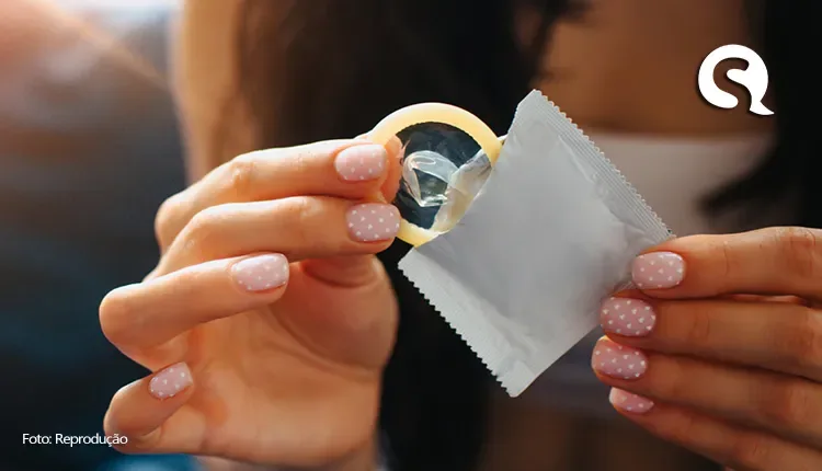 Jovens fervem camisinhas, bebem o líquido e ficam drogados