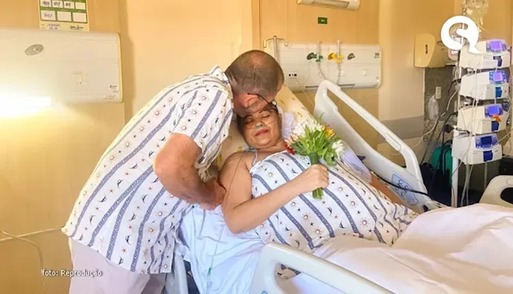 Paciente com câncer se casa em hospital e emociona profissionais de saúde
