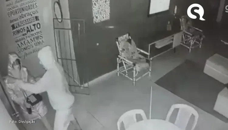 Casal decide beber durante assalto, fica alcoolizado e não consegue levar nada