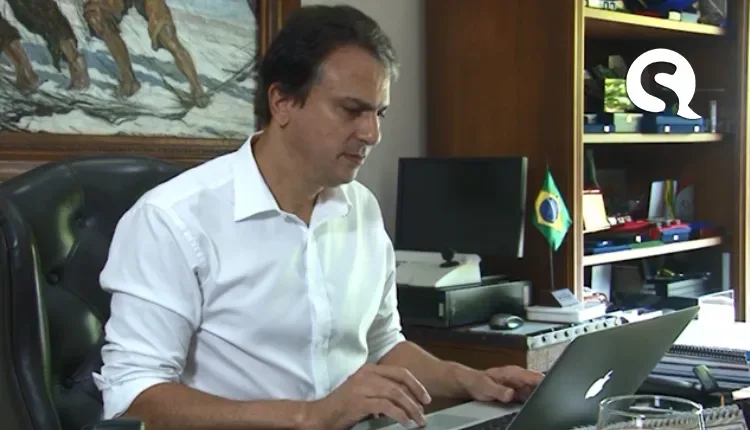 Piso salarial de professores sobe para R$ 4,4 mil, anuncia Camilo