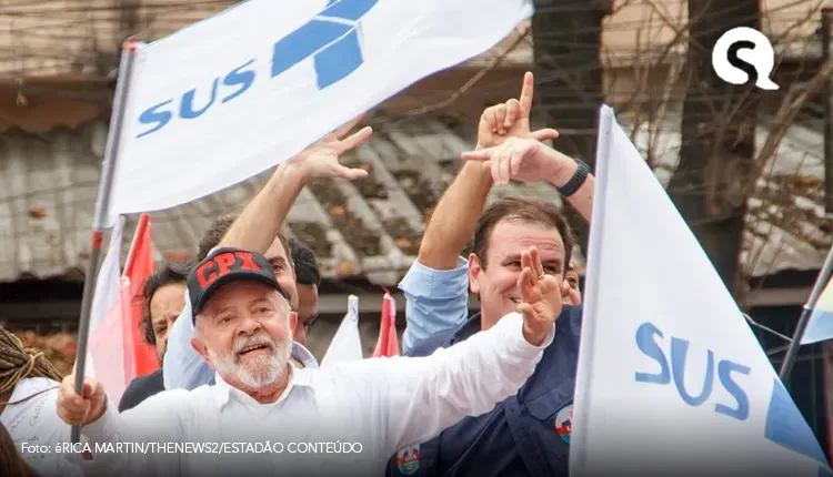 CPX em boné de Lula significa ‘Complexo’, abreviação que se refere a conjuntos de comunidades no Rio; ENTENDA