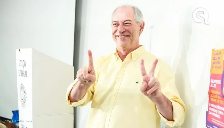 Ciro volta ao Brasil após meses no exterior, nas vésperas dos 100 dias do Governo Lula