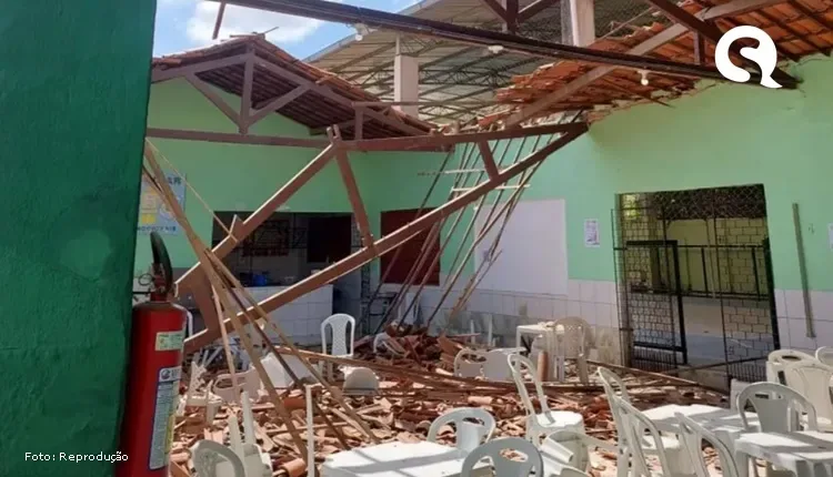 Parte de telhado de escola pública desaba em Coreaú, no Ceará