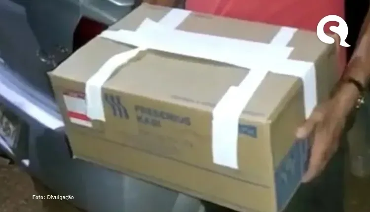 Família recebe pernas de homem em uma caixa de papelão após acidente