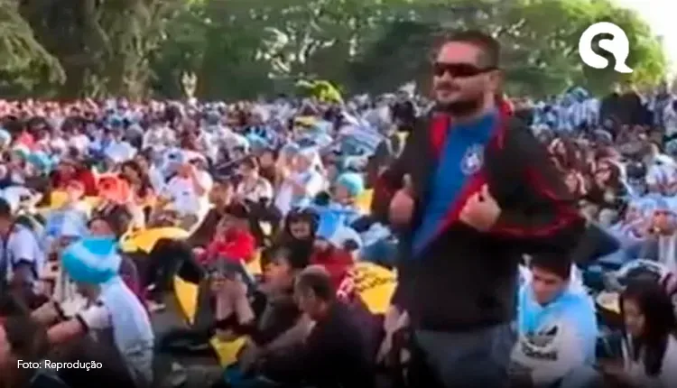 Pé frio: torcedor brasileiro viraliza em fan fest na Argentina